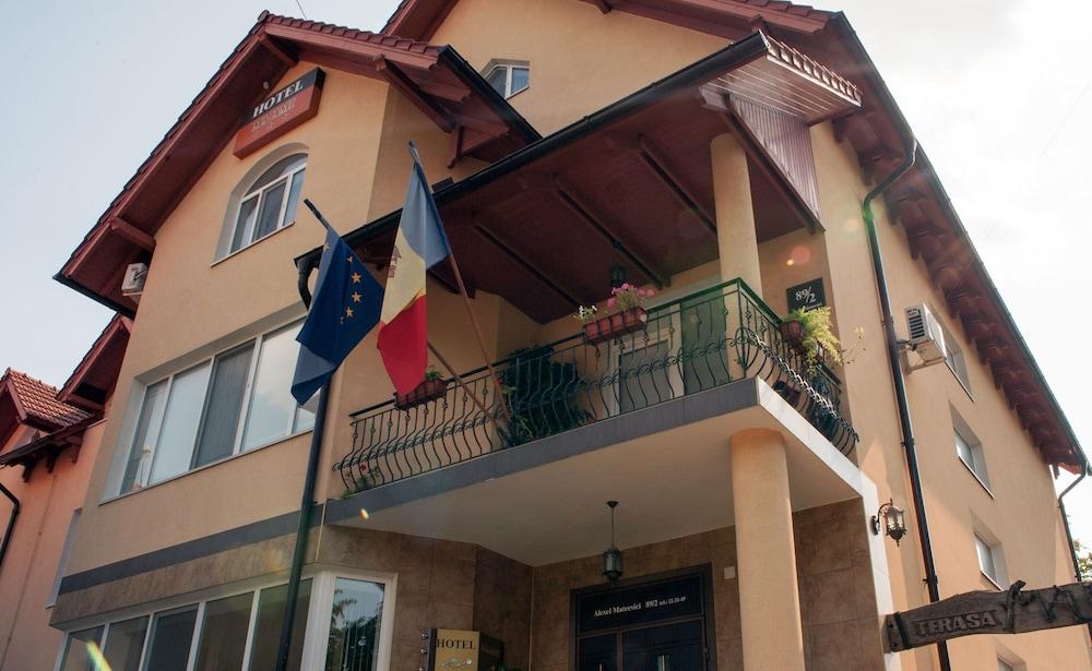 Majami Hotel Chişinau Exteriör bild