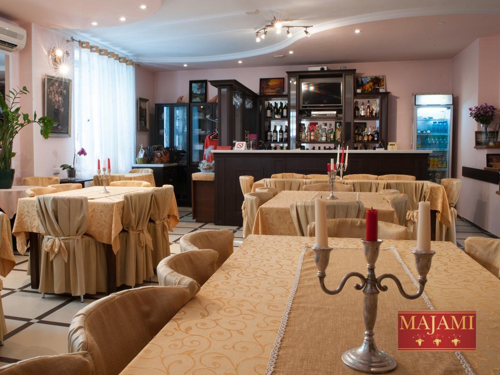Majami Hotel Chişinau Exteriör bild