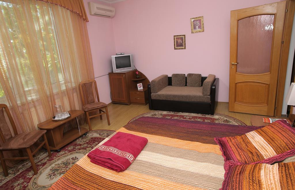 Majami Hotel Chişinau Exteriör bild