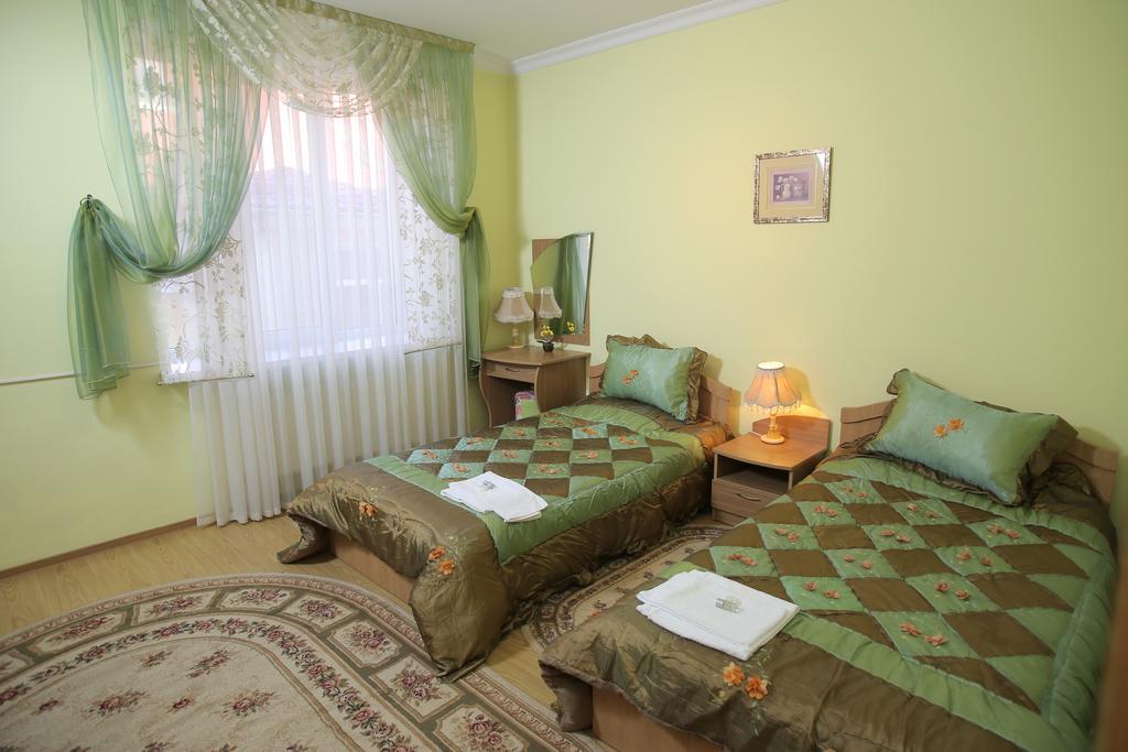 Majami Hotel Chişinau Exteriör bild